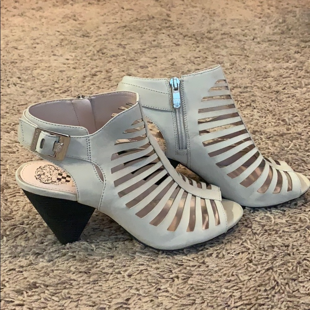 Vince Camuto “Eliana” Gladiator Shoes - Picture 3 of 8